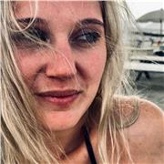 Insegnate di filosofia laureata all’università di filosofia di Firenze offre aiuto a bambini di elementari e ragazzi delle medie in materie umanistiche